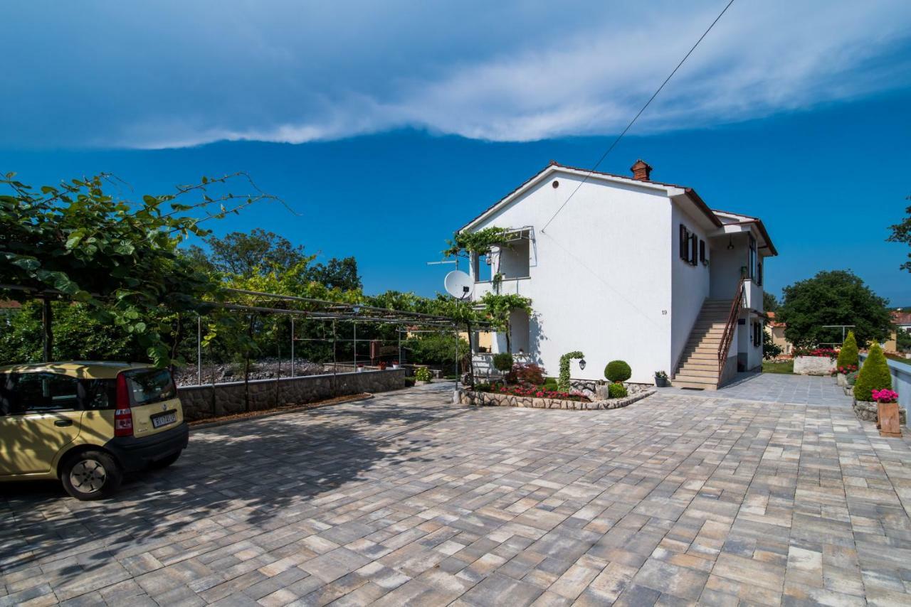 מאלינסקה Apartments Marija & Anton מראה חיצוני תמונה