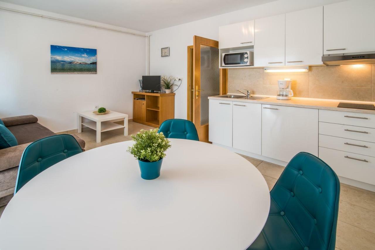 מאלינסקה Apartments Marija & Anton מראה חיצוני תמונה