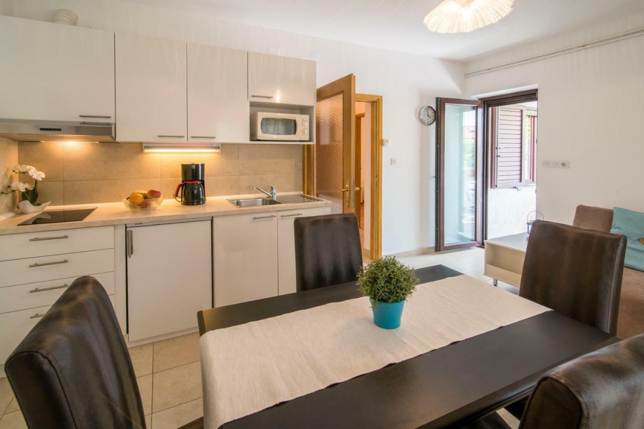 מאלינסקה Apartments Marija & Anton מראה חיצוני תמונה